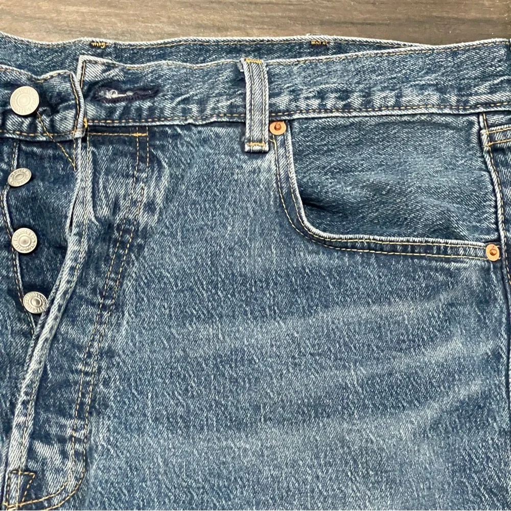LEvi’s Premium ‘93 denim 501 button fly jeans 40 x 32
